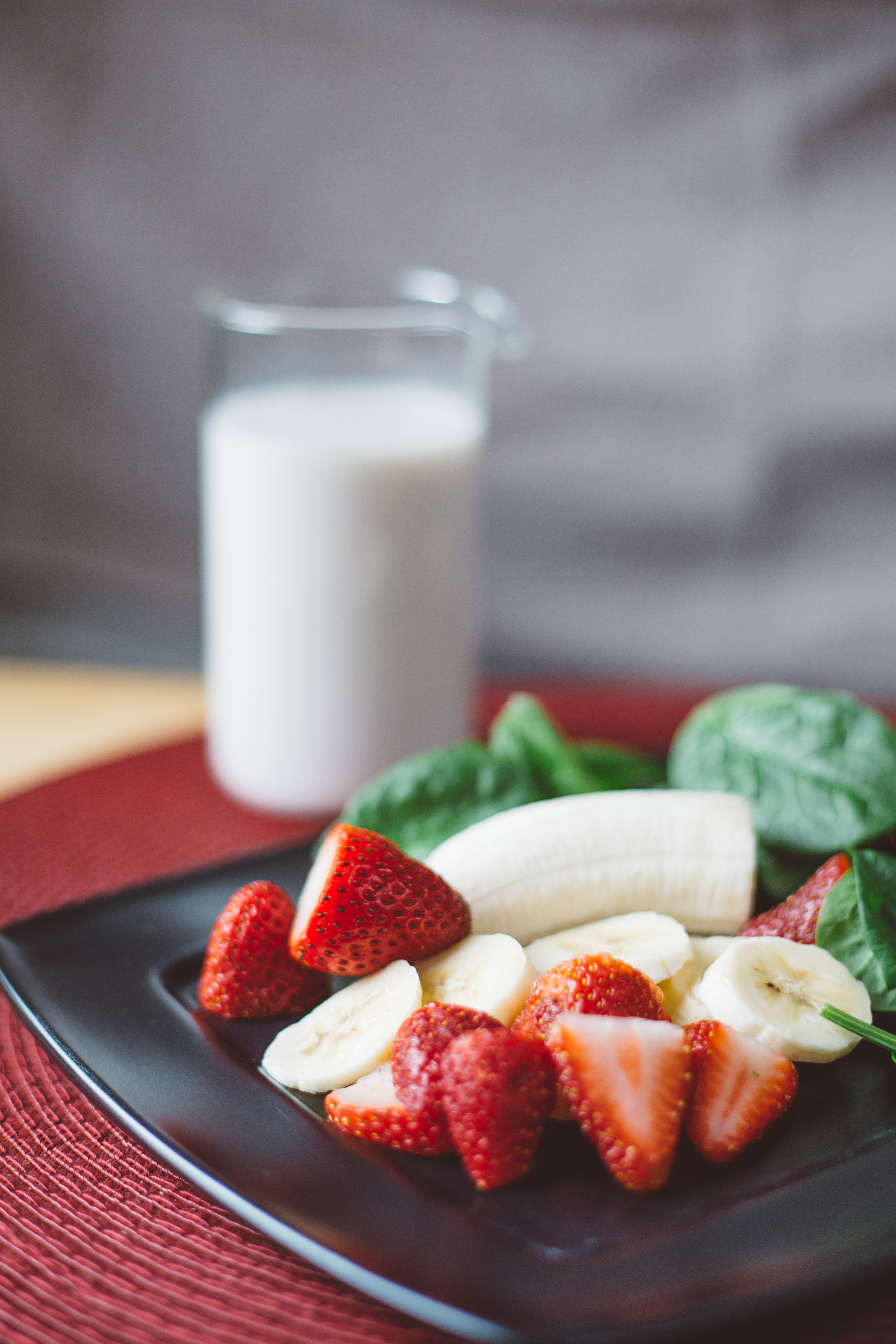 Morning Magic: Quick and Tasty Strawberry Banana Smoothie for Busy Days
