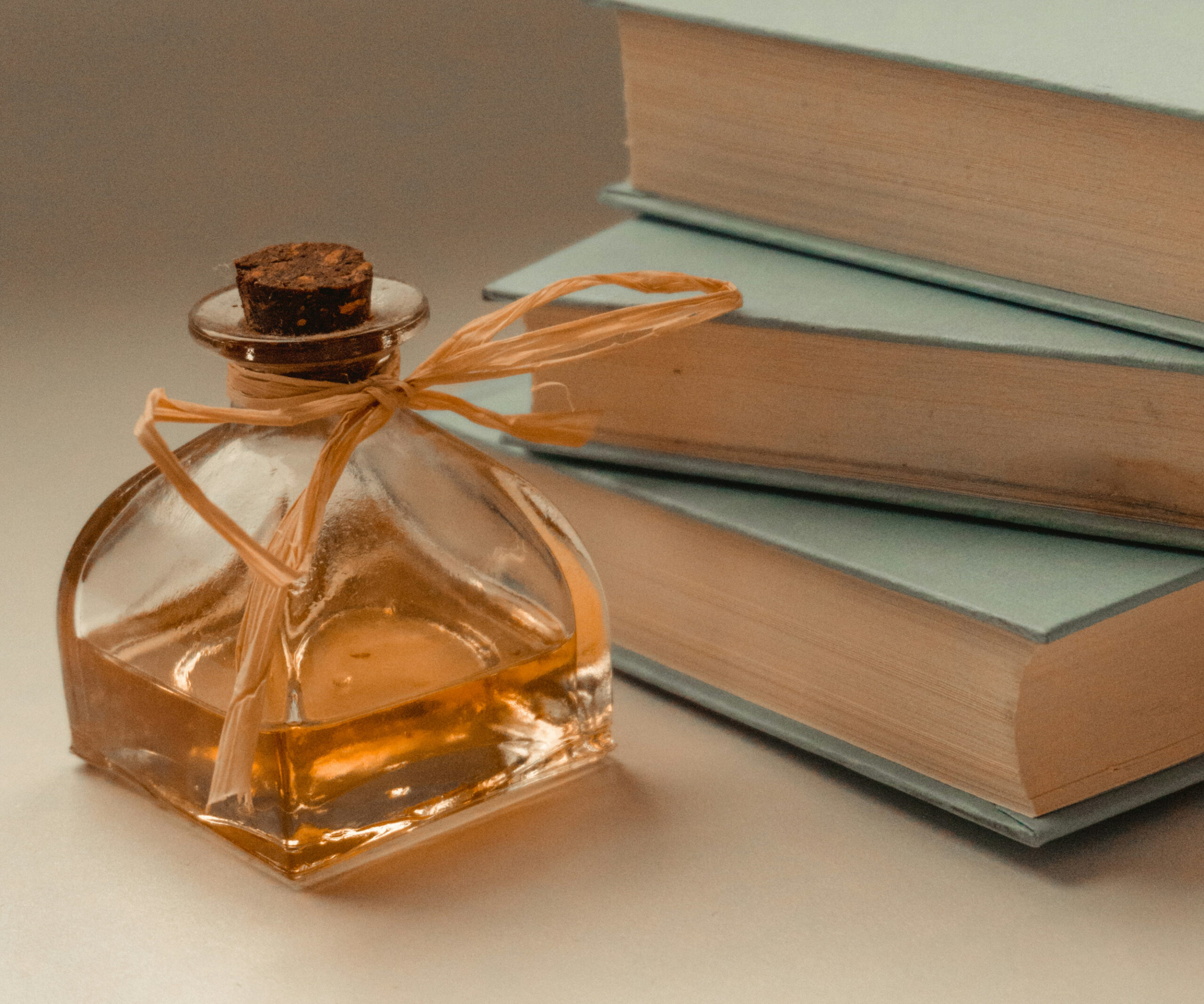 Scent of Sophistication: Top 6 Perfumes for the Modern Woman